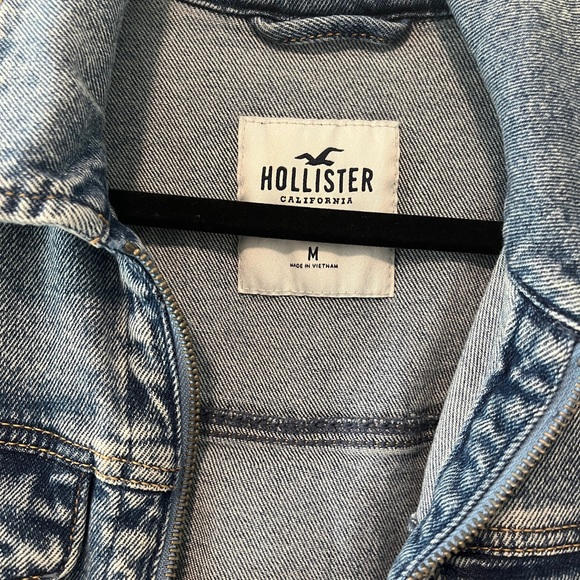 ✨Hollister Denim Jacket ✨ - Picture 2 of 5